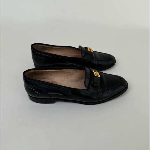 Vintage Chanel CC gold Turlock logo black patent leather loafers size 37 - Picture 3 of 6